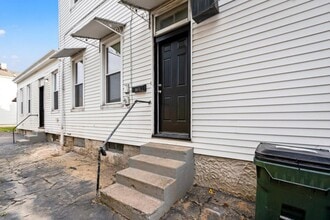 Building Photo - 941 York St