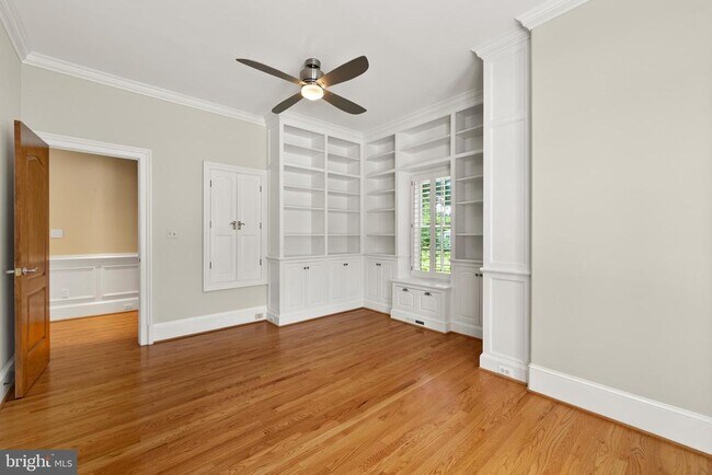 Building Photo - 532 Springvale Rd