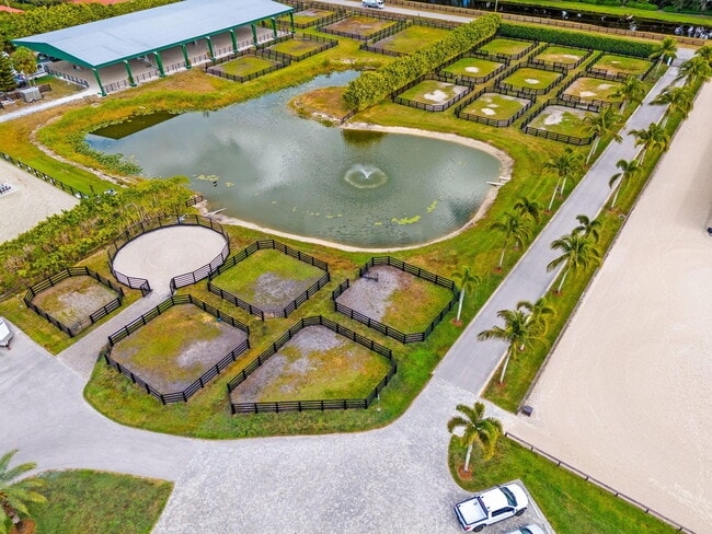 Building Photo - 13155 Southfields Rd