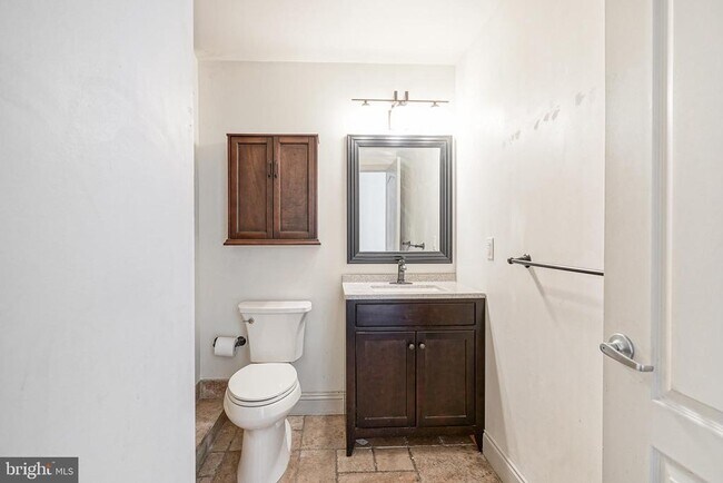 Building Photo - 511 N Broad St