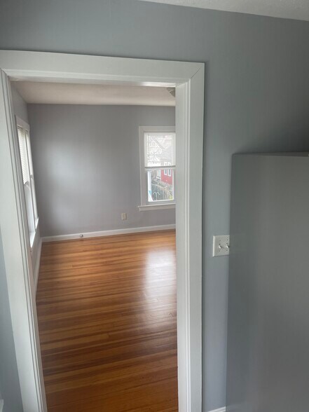 Building Photo - 16 Hanna St