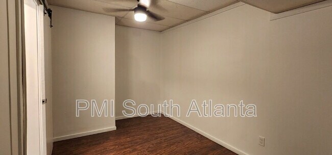 Building Photo - 6584 Walker Rd