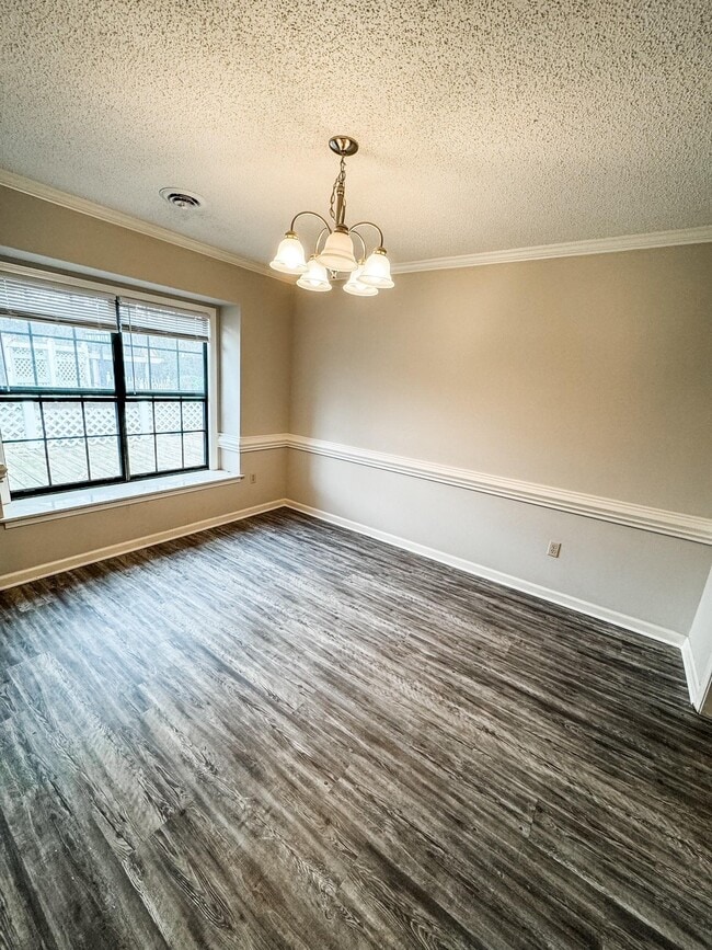 Building Photo - 533 Autumn Meadows Ln