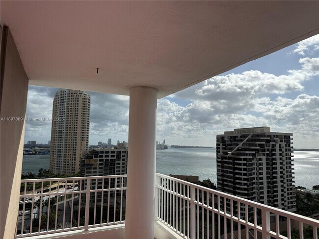 Building Photo - 701 Brickell Key Blvd