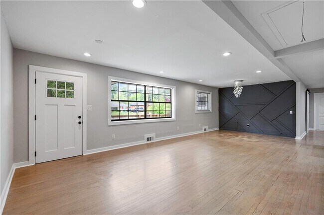 Building Photo - 3207 Bobbie Ln