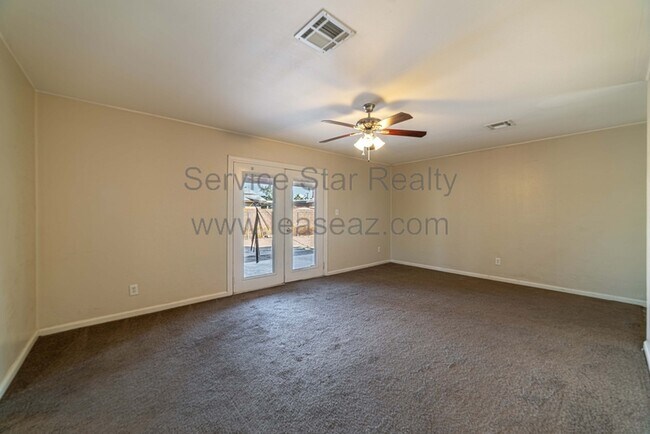 Building Photo - 507 S Hunt Dr