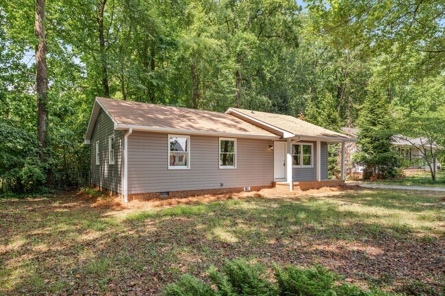 Building Photo - Great Location off of South Holden Road. 3 Bedroom 2 Bathroom Home.