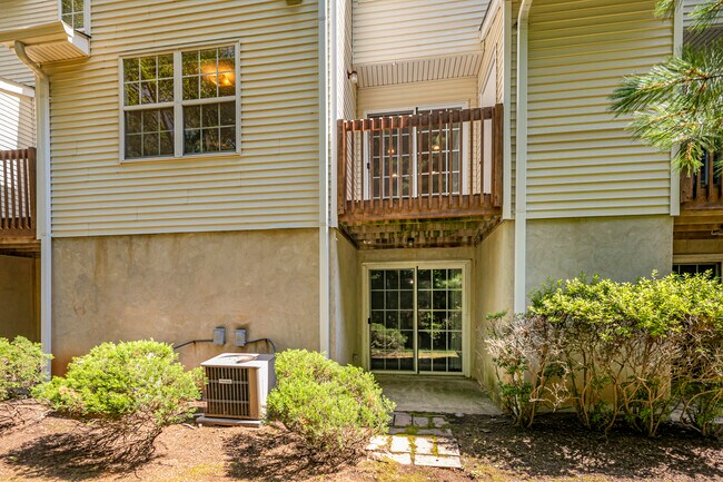 Building Photo - 50 Grant Way