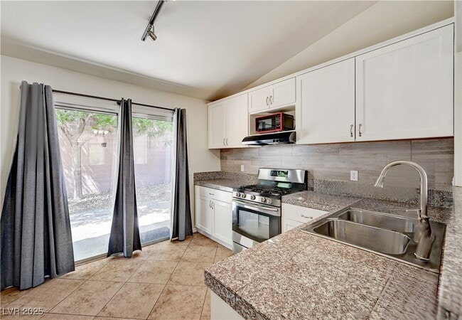 Building Photo - 9845 Lenox Crest Pl