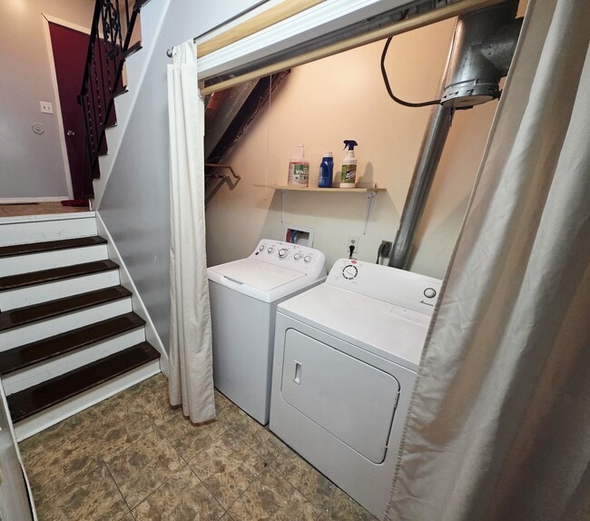 Building Photo - 8425 Brunswick Ave N