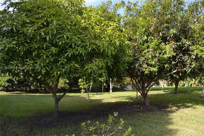 Building Photo - 5425 SW 190th Ave