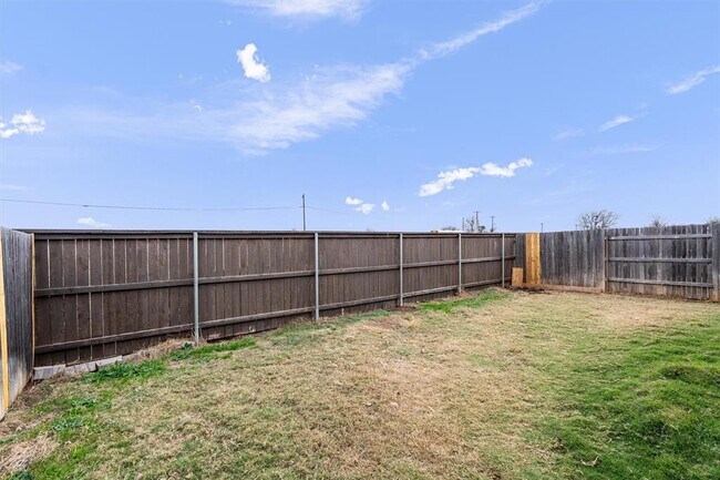 Building Photo - 300 Delta Crst