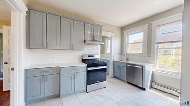 Building Photo - 1616 Chapel St