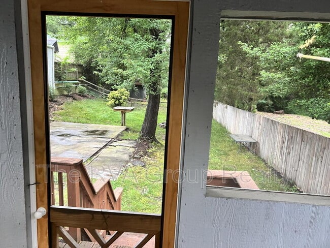 Building Photo - 2517 Haden Ave