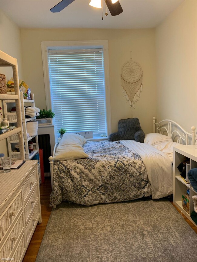 Building Photo - 3 br, 2 bath  - 830 Pine St Apt 5AB