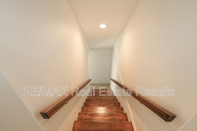 Building Photo - 1741 E 1st Ave