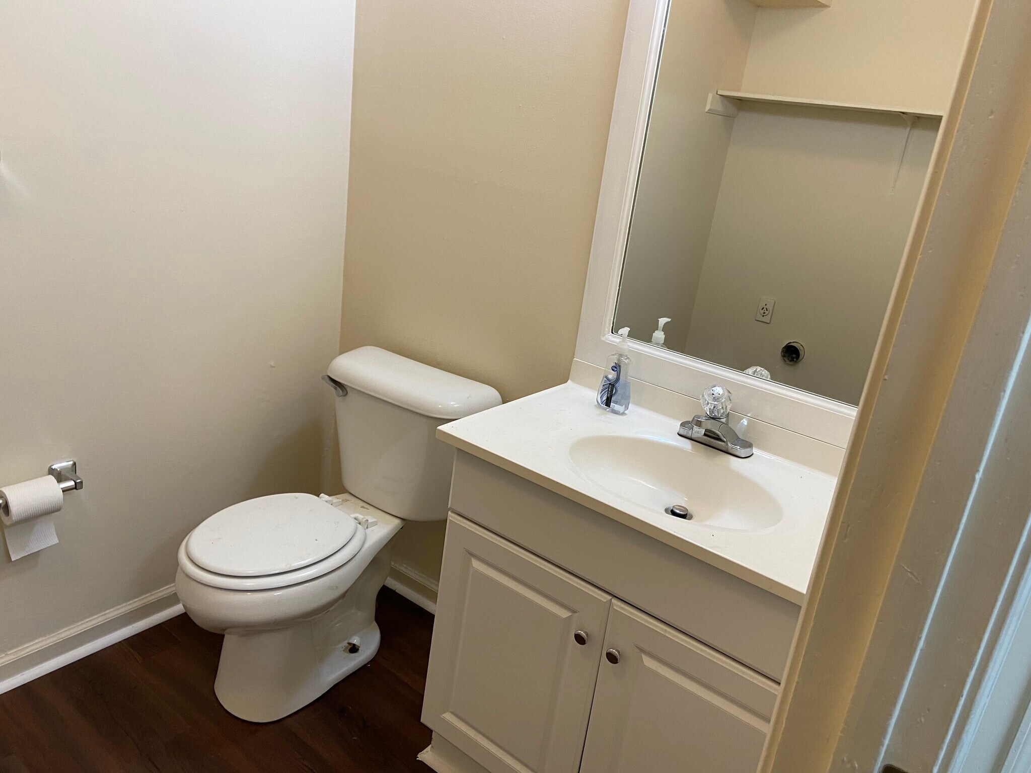 Lower level half bath/laundry - 897 Ventnor Pl SW