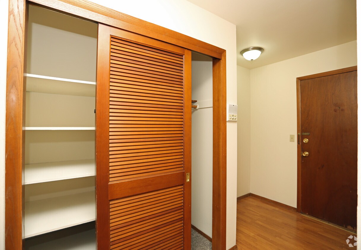 Ridge Manor Apartments Hales Corners Wi Apartment Finder