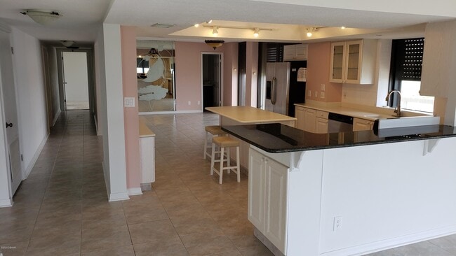 Building Photo - 3000 N Atlantic Ave