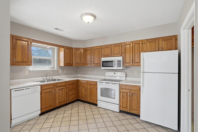 Building Photo - 5561 Waterfront Dr N