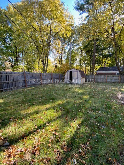 Building Photo - 215 Dogwood Ln