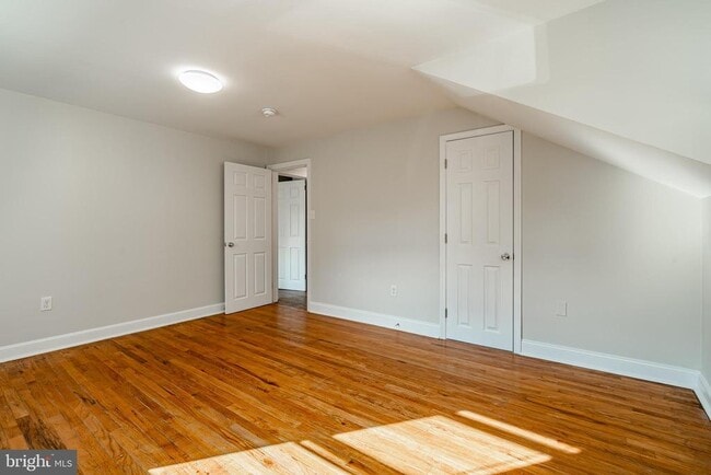Building Photo - 222 3rd Ave