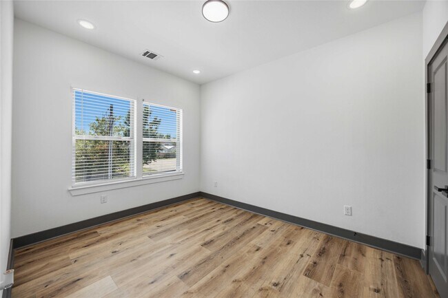 Building Photo - 7949 Attwater St