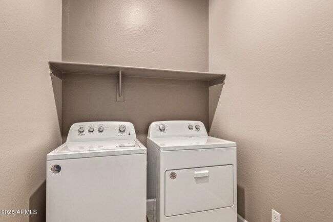 Building Photo - 15612 W Smoketree Dr