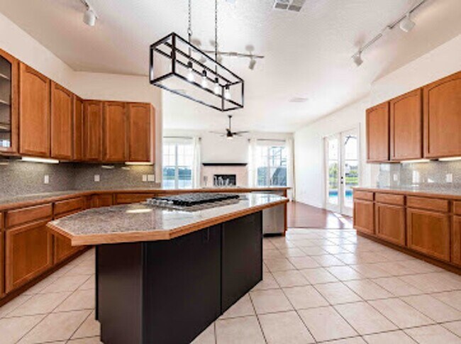 Building Photo - St. Cloud 4 Bedroom, 4 Bathroom Pool Home with Lake View