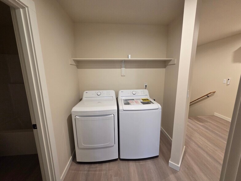 Building Photo - 141 Section St