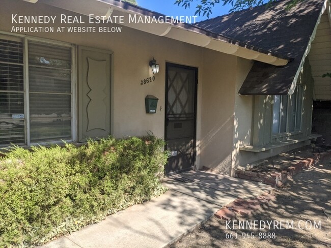 Building Photo - Commuter Friendly Single Family   3BR    3...