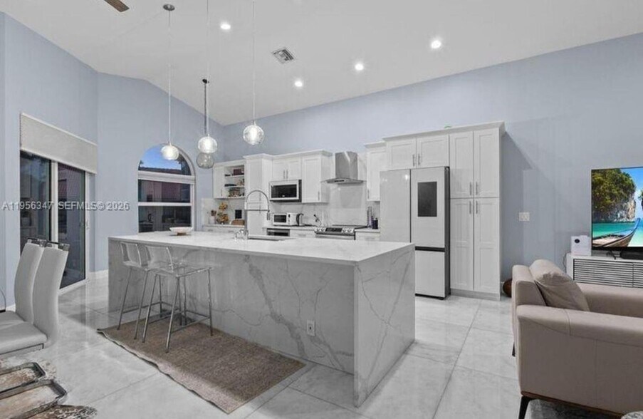 Building Photo - 6952 NW 27th Ct