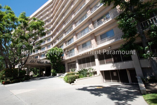 Building Photo - Beautiful One Bedroom Apartment in Los Ang...