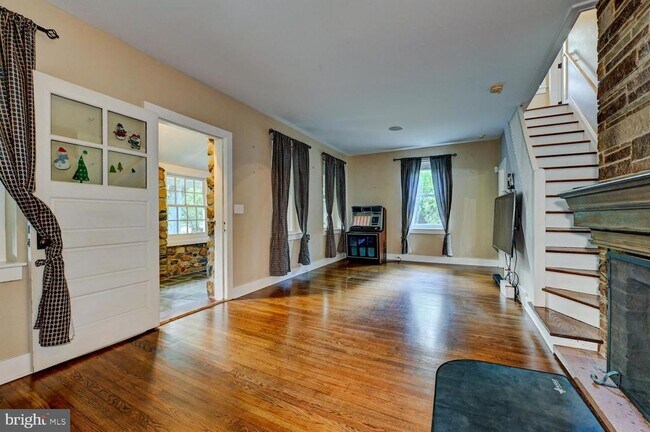 Building Photo - 353 Cherry Hill Rd