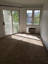 Building Photo - 1345 Cunat Ct