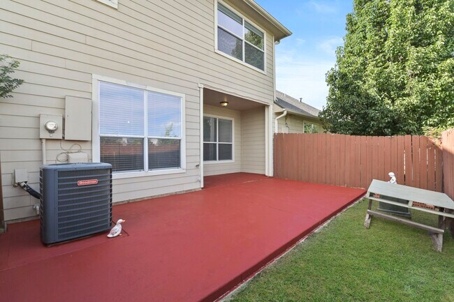 Building Photo - 20910 Sun Creek Dr