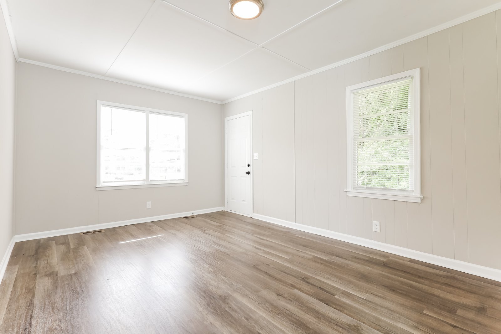 Building Photo - 3020 16th Ave SW