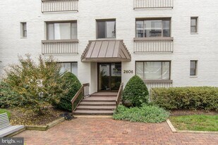 Building Photo - 2606 Tunlaw Rd NW