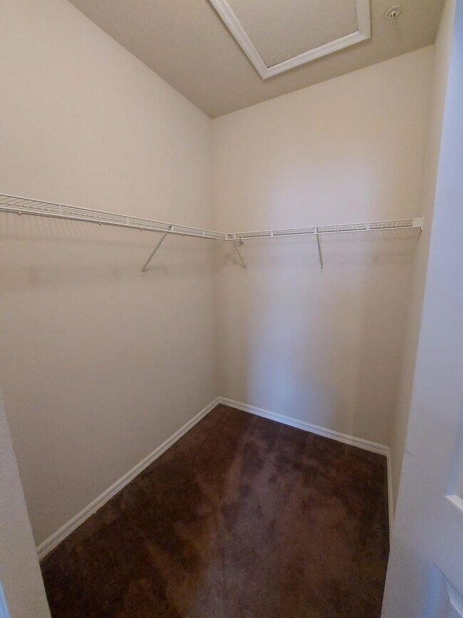 Building Photo - 303 Southern Pecan Cir