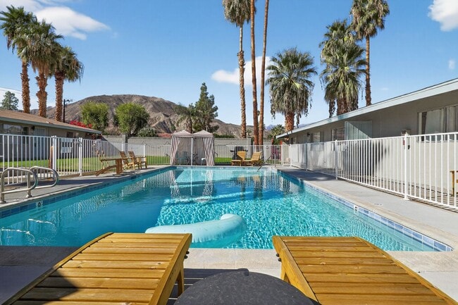 Building Photo - 44440 Acacia Dr