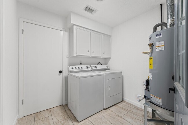 Building Photo - 27241 Wells Ln