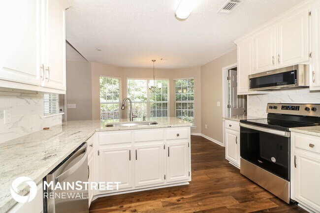 Building Photo - 4425 Bonneville Dr