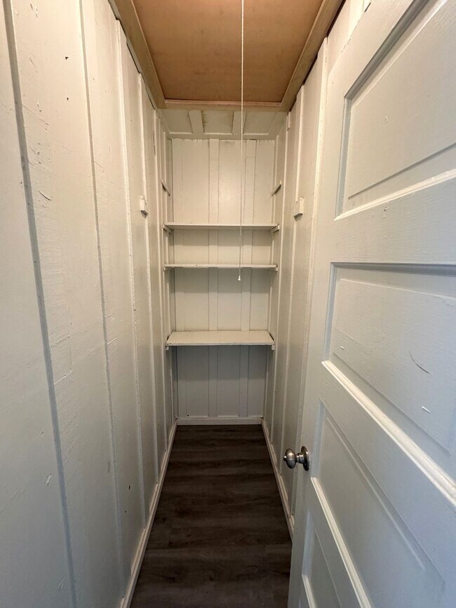 Building Photo - Quiet Fillmore Living
