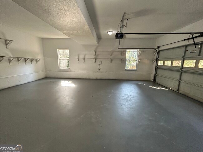Building Photo - 7130 Highbrook Cir E