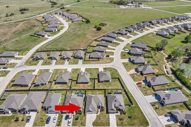 Building Photo - One story, and a 3-car garage!