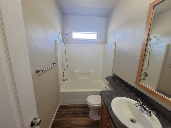 Building Photo - Horse-Friendly Burbank Home with Fenced Ya...
