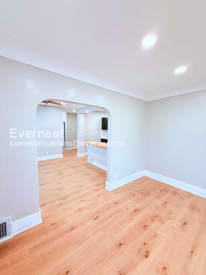 Building Photo - 5133 Whitfield St