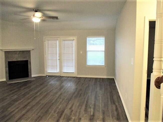 Building Photo - 16130 Speyburn Ct