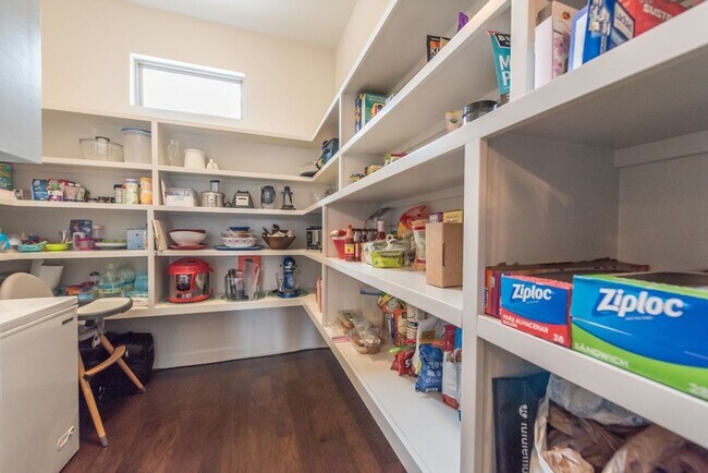 Building Photo - Sherwood Rental