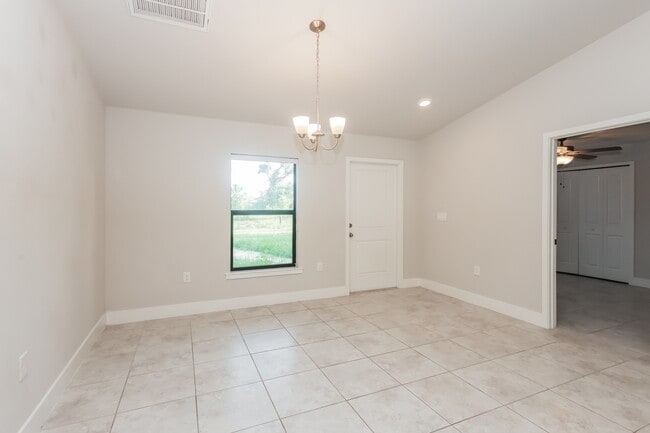 Building Photo - 2509 18th St W